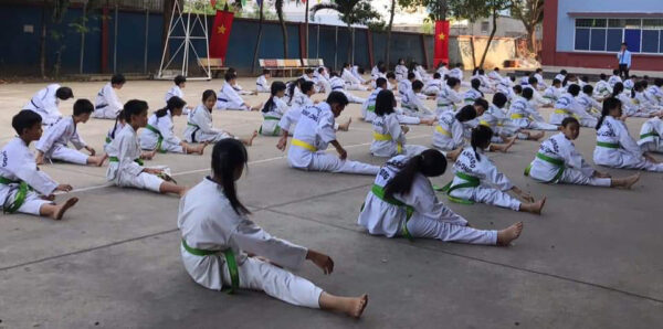 ang Duk Won Moo Do training in Ho Chi Minh City, Vietnam. Classes are large and facilities are basic, but dedication and eagerness to learn and improve are common throughout all ranks.